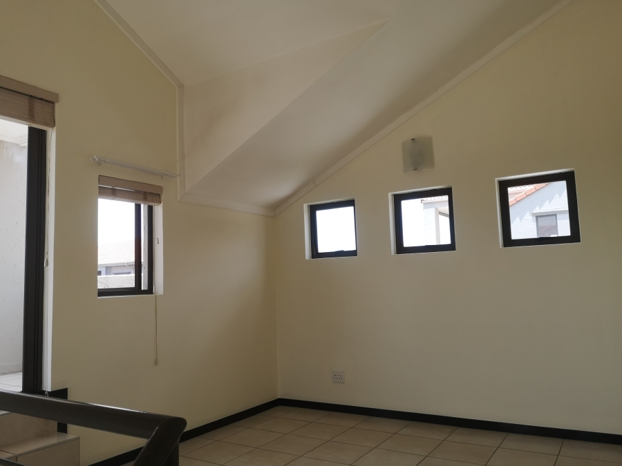 To Let 1 Bedroom Property for Rent in Lonehill Gauteng