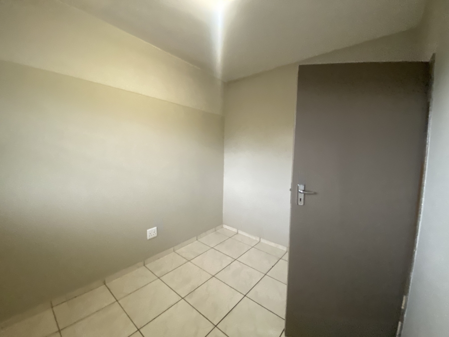 To Let 3 Bedroom Property for Rent in Hurlyvale Gauteng