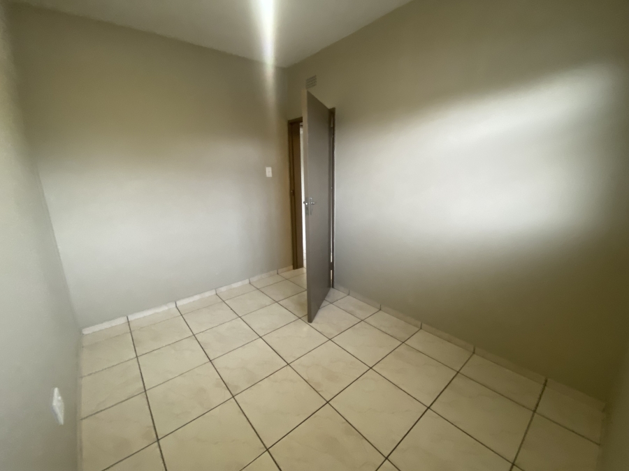 To Let 3 Bedroom Property for Rent in Hurlyvale Gauteng