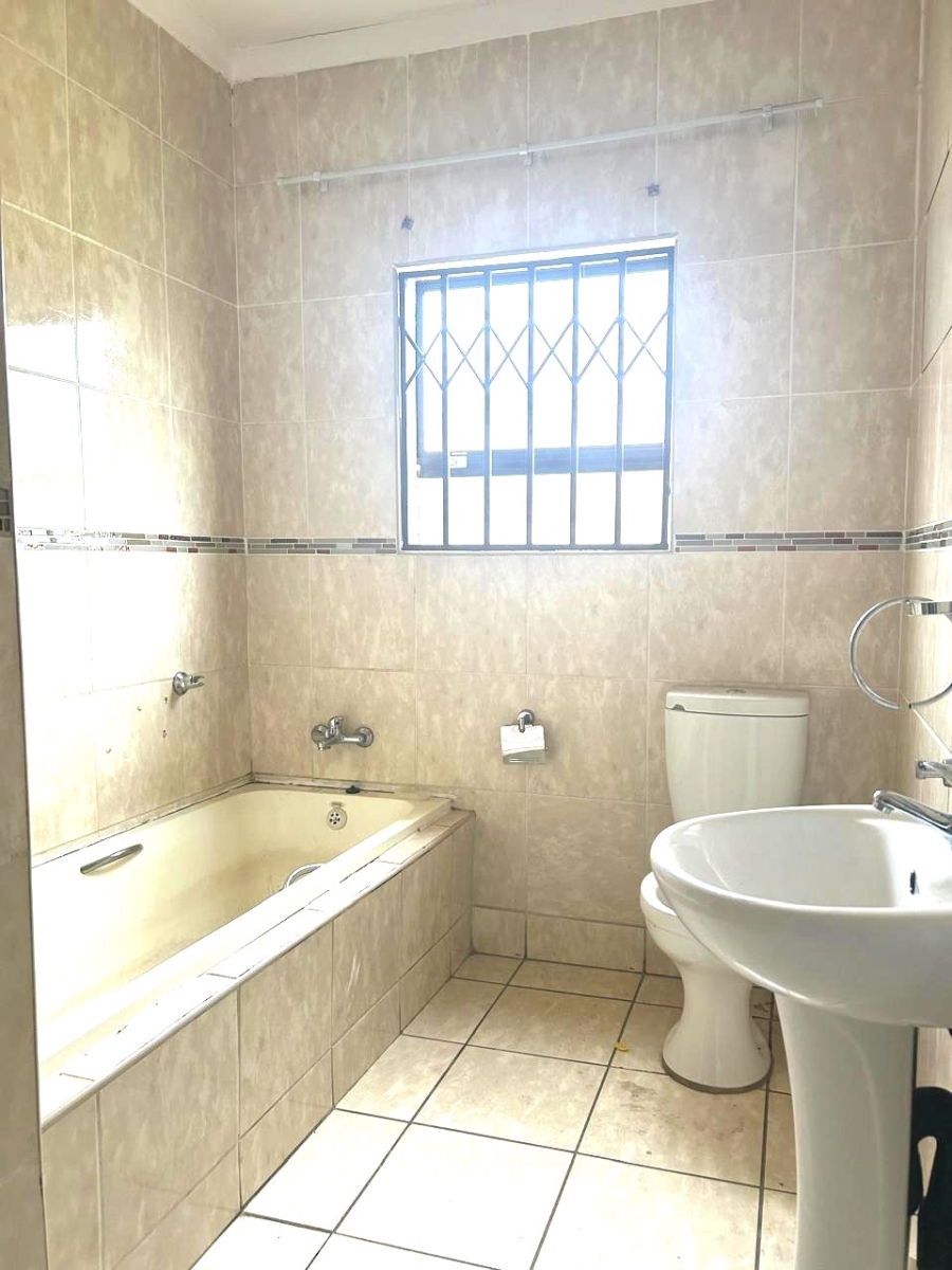 3 Bedroom Property for Sale in Crystal Park Gauteng