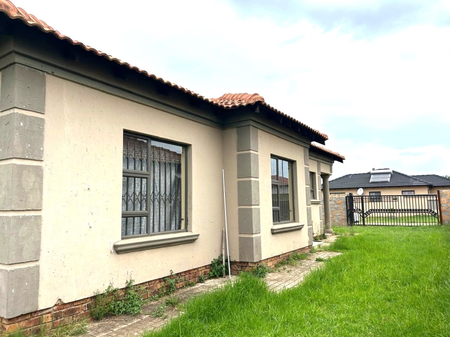 3 Bedroom Property for Sale in Crystal Park Gauteng