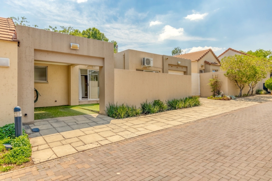 To Let 4 Bedroom Property for Rent in Cedar Lakes Gauteng