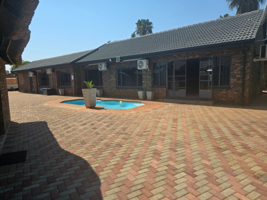 4 Bedroom Property for Sale in Doornpoort Gauteng