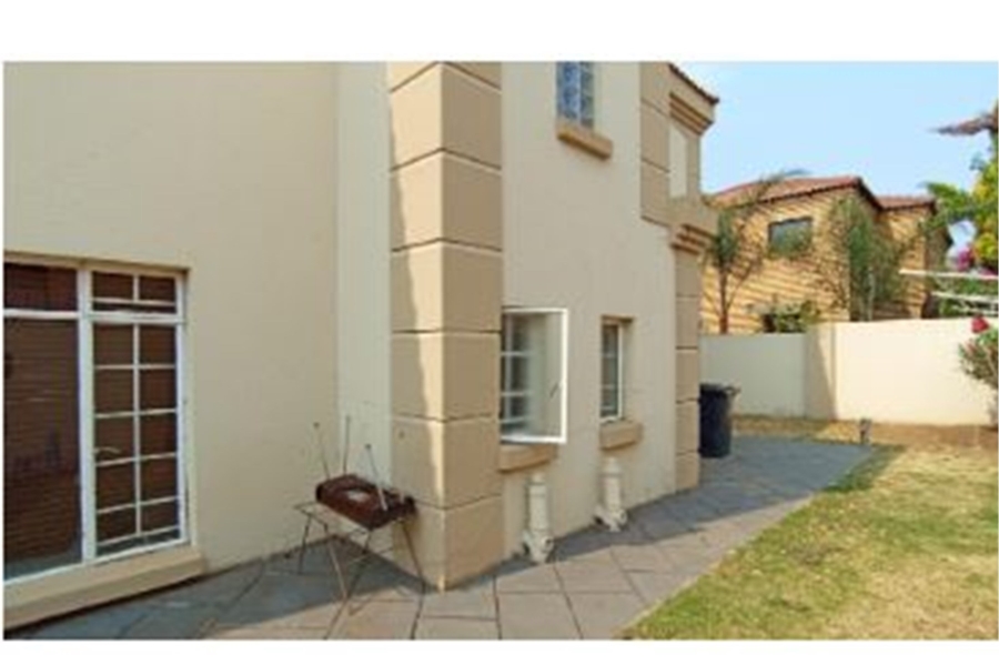 3 Bedroom Property for Sale in Amberfield Heights Gauteng