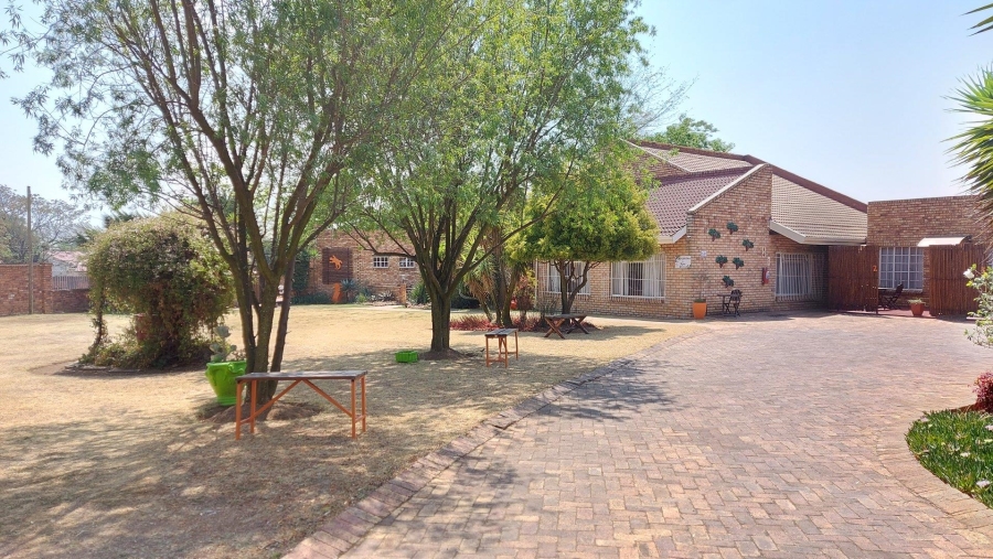10 Bedroom Property for Sale in Benoni Small Farms Gauteng