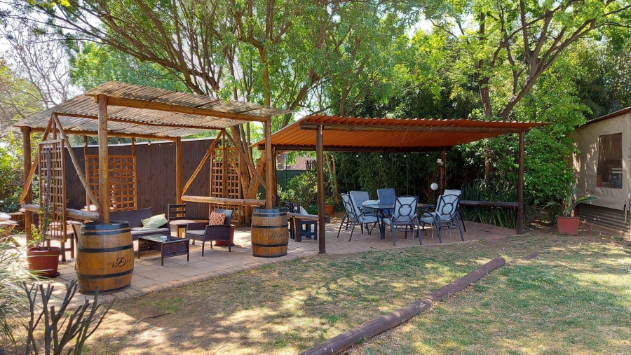 10 Bedroom Property for Sale in Benoni Small Farms Gauteng