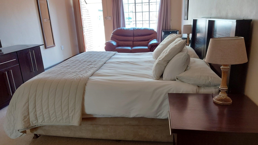 10 Bedroom Property for Sale in Benoni Small Farms Gauteng