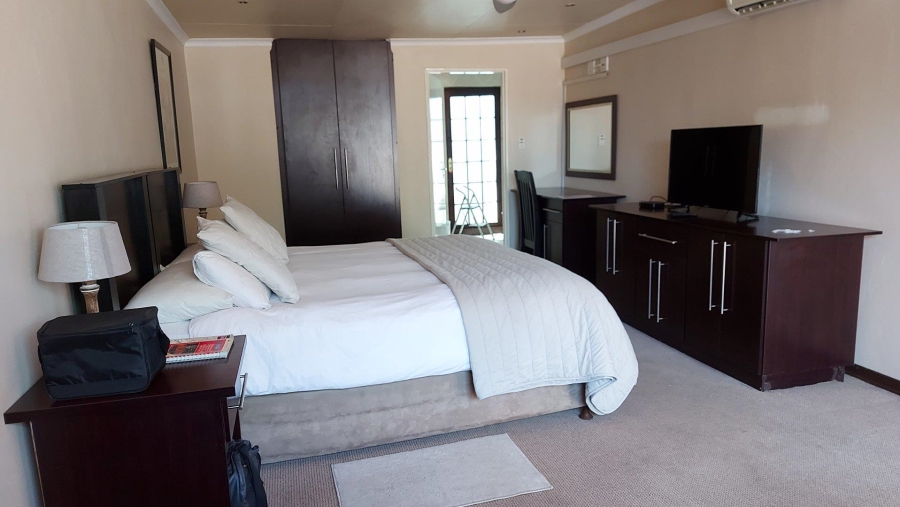 10 Bedroom Property for Sale in Benoni Small Farms Gauteng