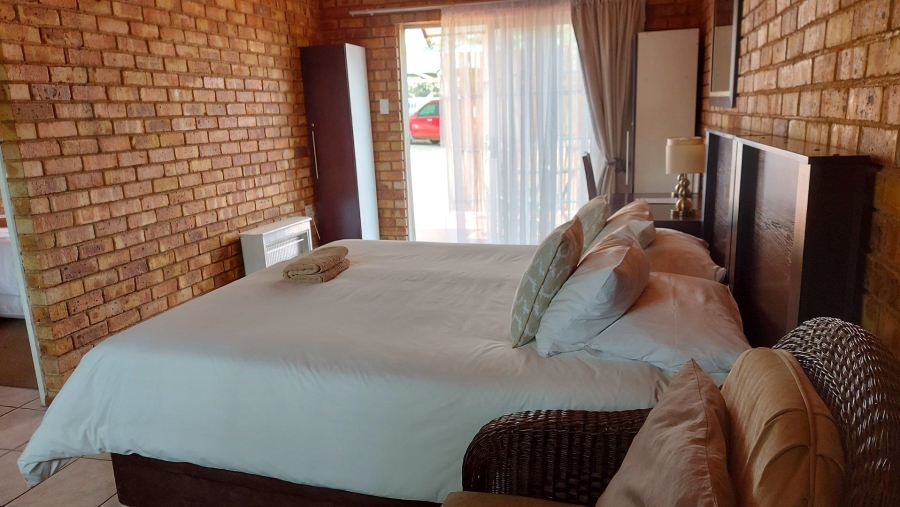 10 Bedroom Property for Sale in Benoni Small Farms Gauteng