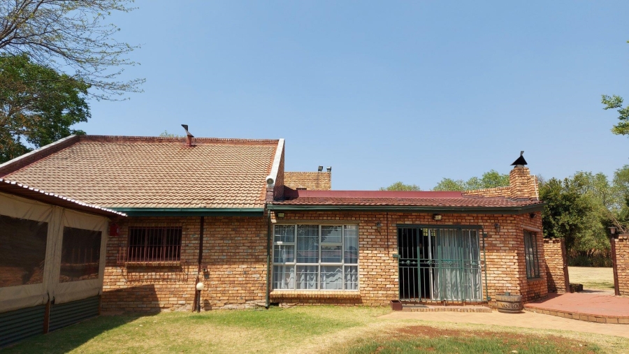 10 Bedroom Property for Sale in Benoni Small Farms Gauteng