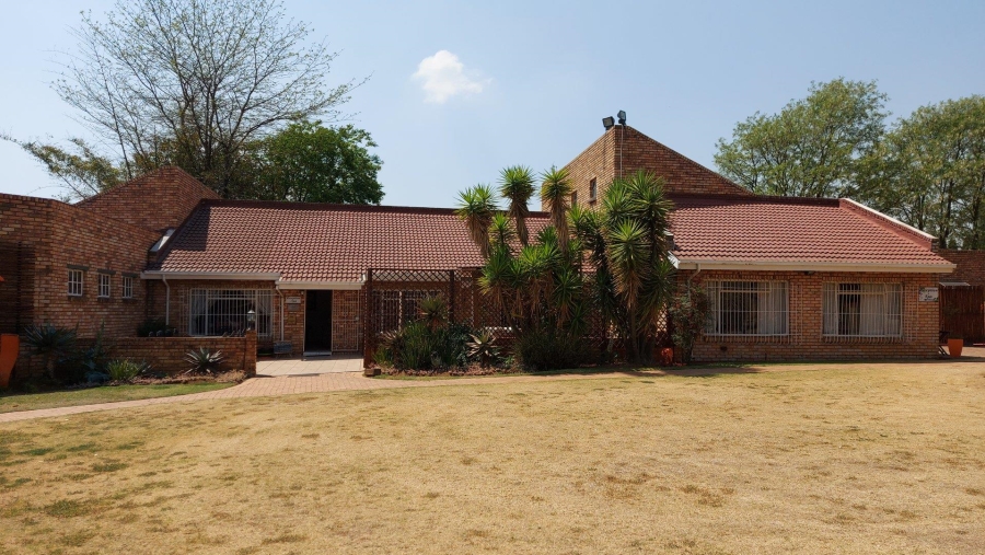 10 Bedroom Property for Sale in Benoni Small Farms Gauteng