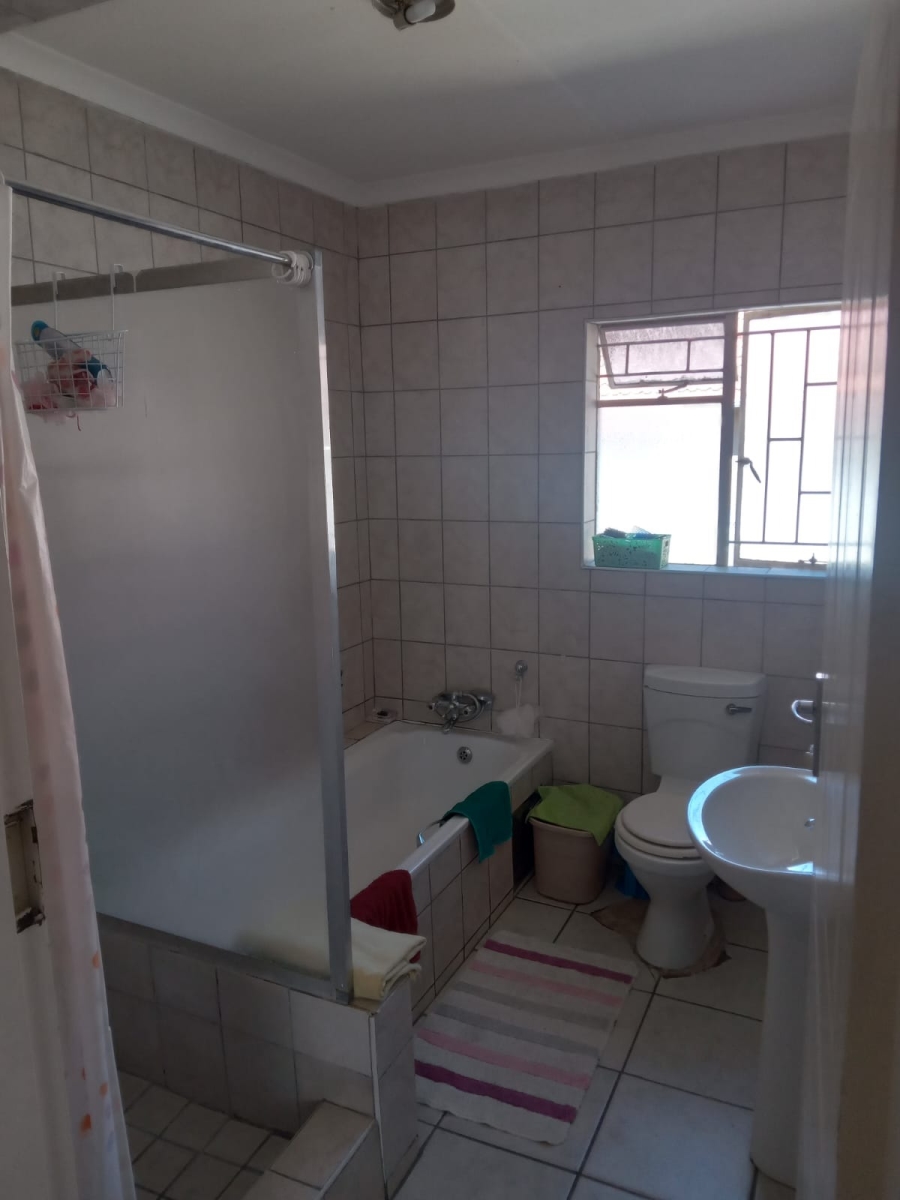 2 Bedroom Property for Sale in Comet Gauteng