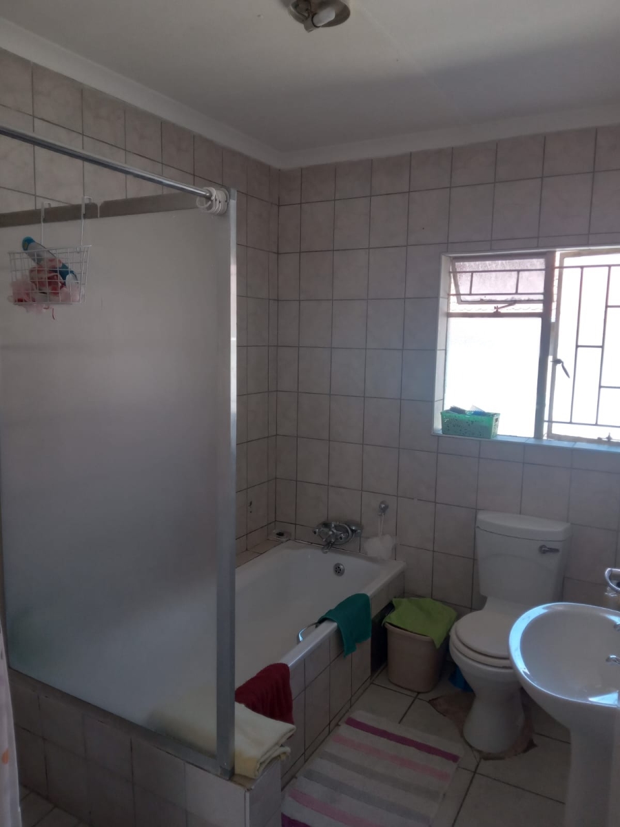 2 Bedroom Property for Sale in Comet Gauteng