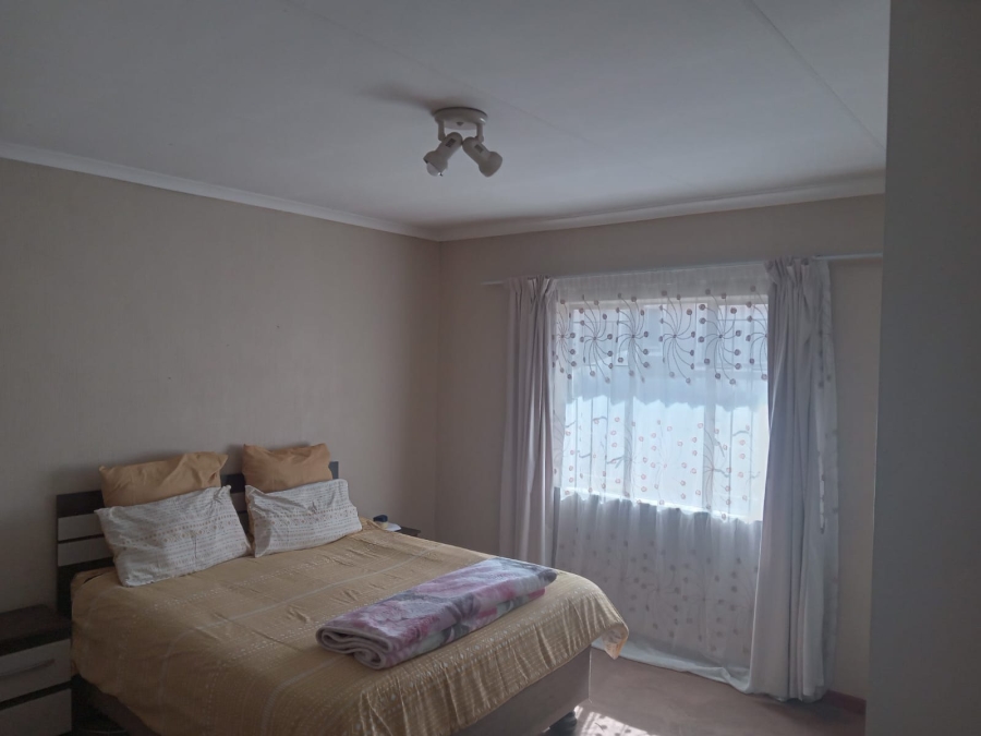 2 Bedroom Property for Sale in Comet Gauteng