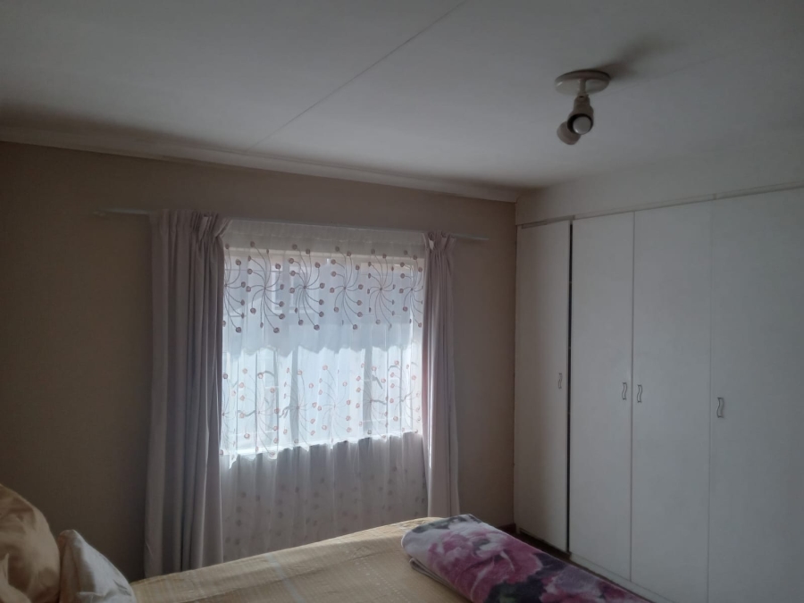 2 Bedroom Property for Sale in Comet Gauteng