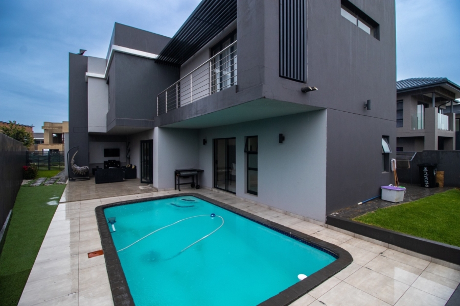 5 Bedroom Property for Sale in Swallow Hills Lifestyle Estate Gauteng