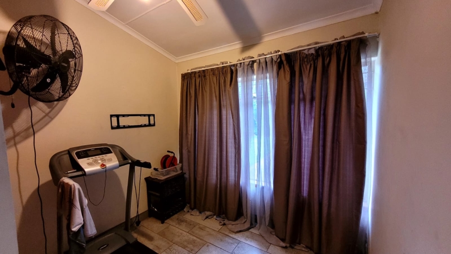 4 Bedroom Property for Sale in Sinoville Gauteng