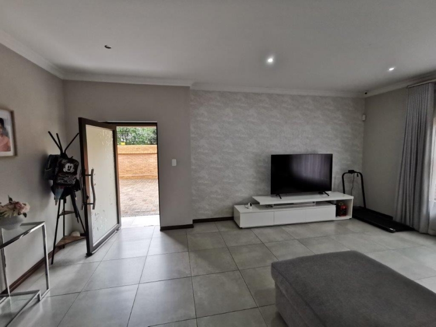 3 Bedroom Property for Sale in Brackenhurst Gauteng