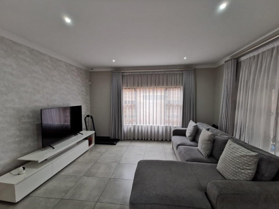 3 Bedroom Property for Sale in Brackenhurst Gauteng