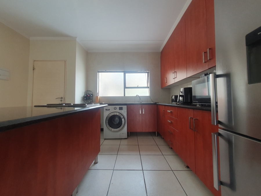 To Let 2 Bedroom Property for Rent in Sunninghill Gauteng