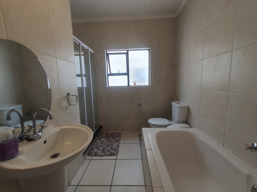 To Let 2 Bedroom Property for Rent in Sunninghill Gauteng