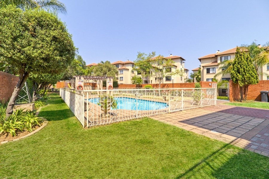 To Let 2 Bedroom Property for Rent in Sunninghill Gauteng