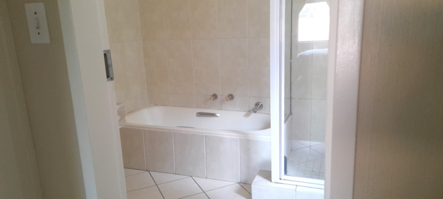 To Let 2 Bedroom Property for Rent in River Club Gauteng