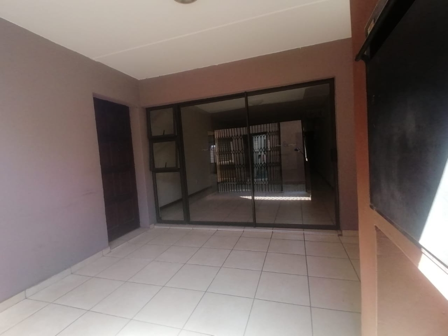 To Let 2 Bedroom Property for Rent in Dalview Gauteng