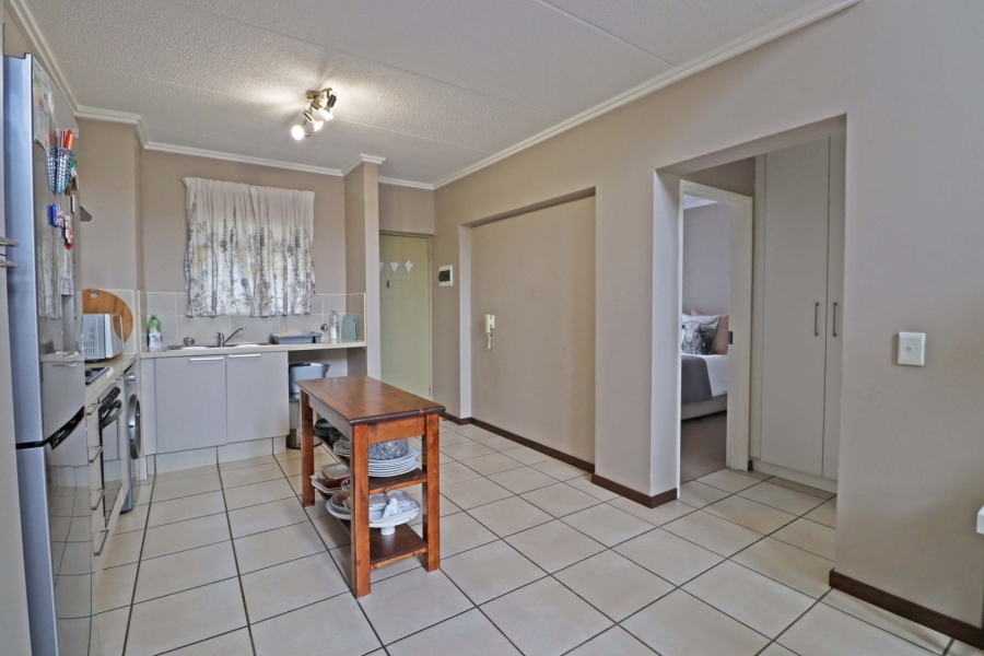 To Let 2 Bedroom Property for Rent in Bryanston Gauteng