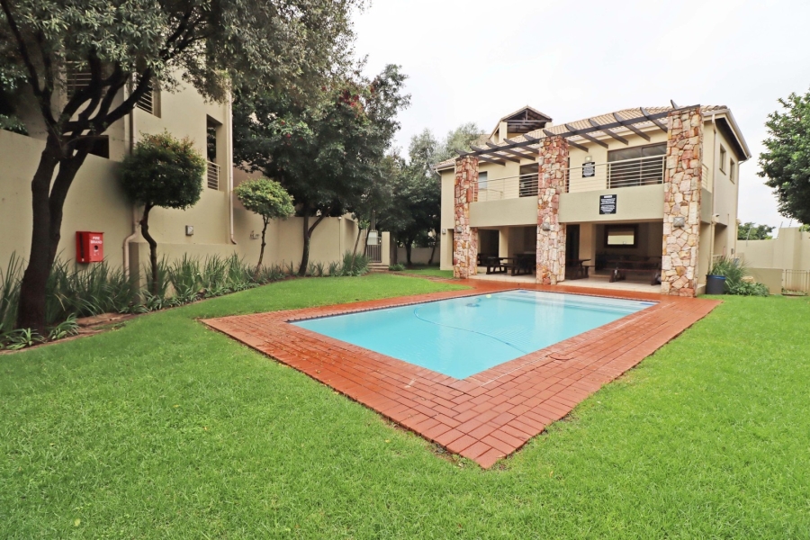 To Let 2 Bedroom Property for Rent in Bryanston Gauteng