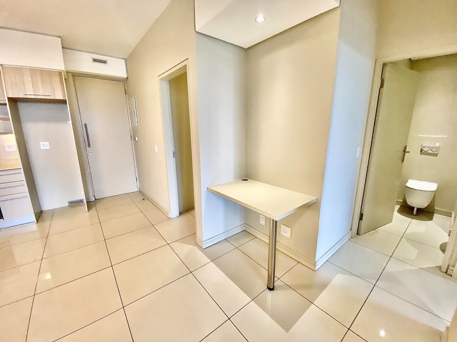 To Let 2 Bedroom Property for Rent in Rosebank Gauteng