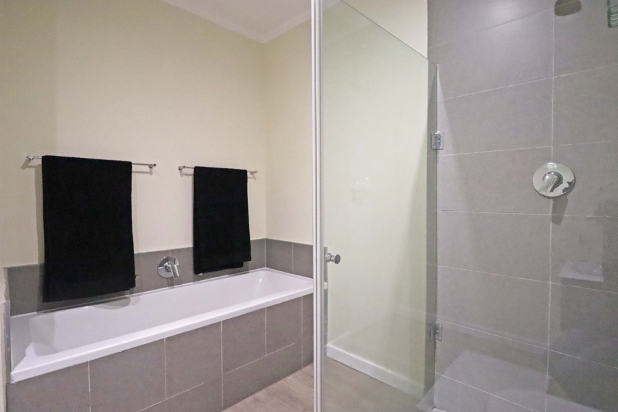 1 Bedroom Property for Sale in Bryanston Gauteng