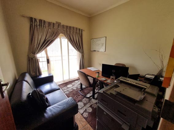 3 Bedroom Property for Sale in Brackendowns Gauteng