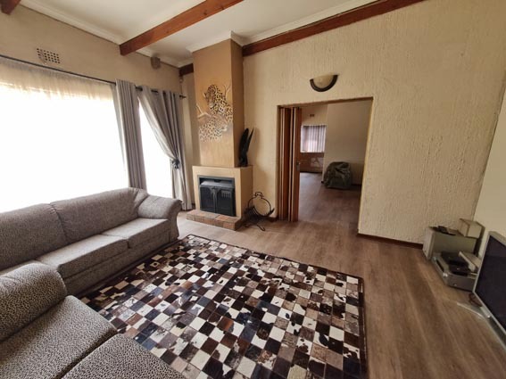 3 Bedroom Property for Sale in Brackendowns Gauteng