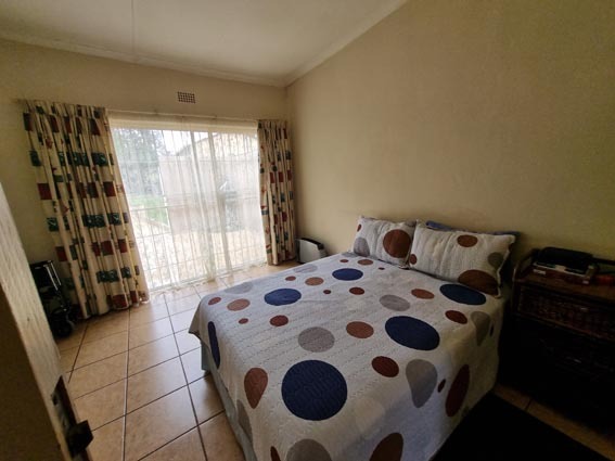 3 Bedroom Property for Sale in Brackendowns Gauteng