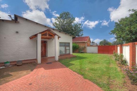 3 Bedroom Property for Sale in Brackendowns Gauteng