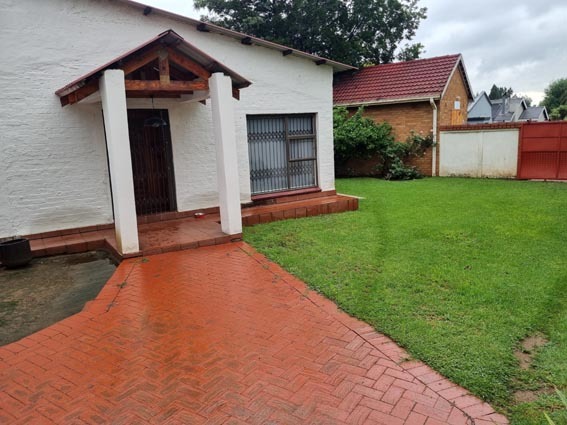 3 Bedroom Property for Sale in Brackendowns Gauteng