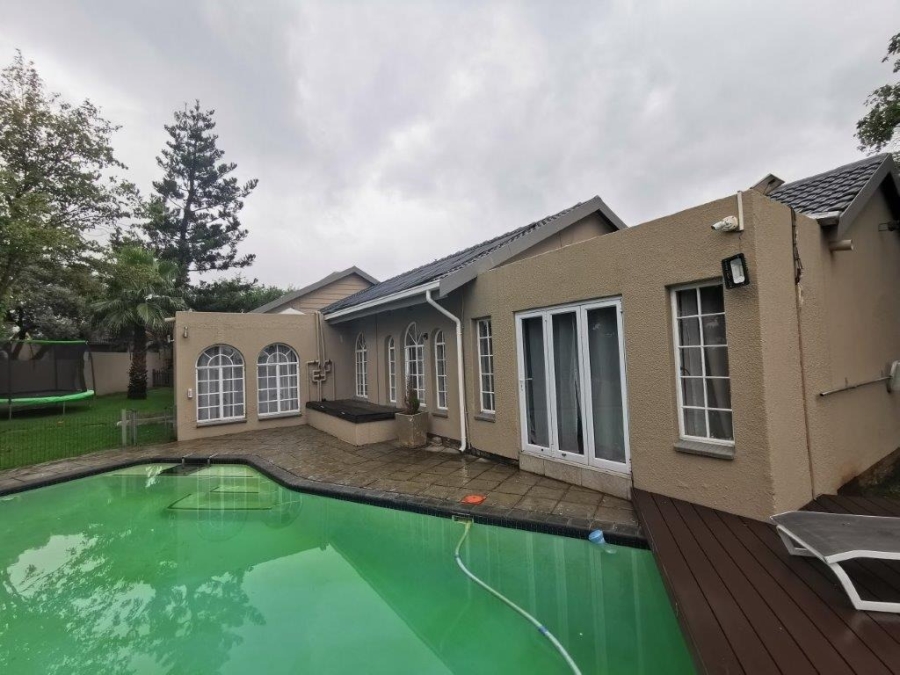 4 Bedroom Property for Sale in Verwoerdpark Gauteng