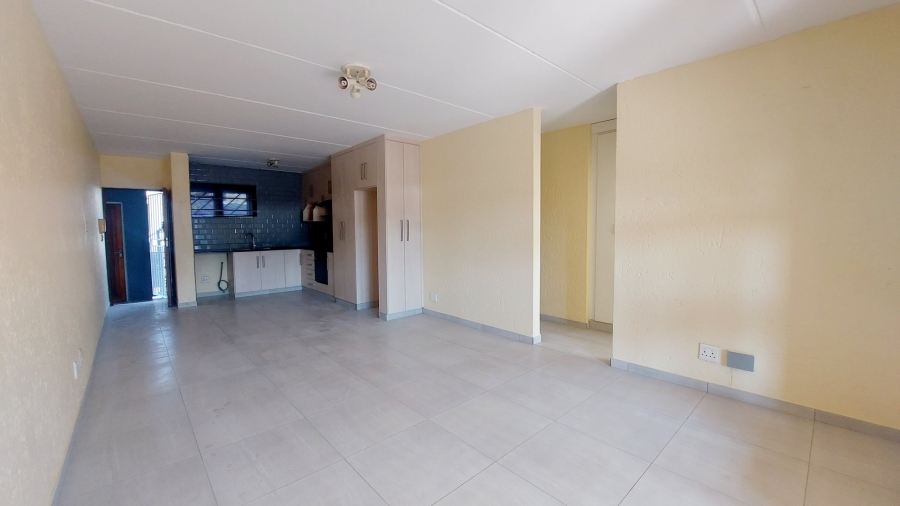 To Let 3 Bedroom Property for Rent in Mulbarton Gauteng