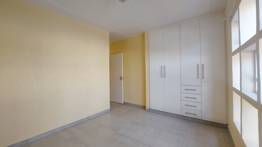 To Let 3 Bedroom Property for Rent in Mulbarton Gauteng