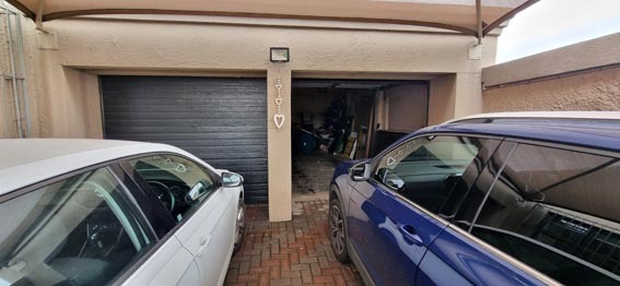 4 Bedroom Property for Sale in Verwoerdpark Gauteng