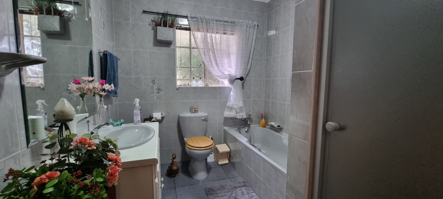 4 Bedroom Property for Sale in Sunward Park Gauteng