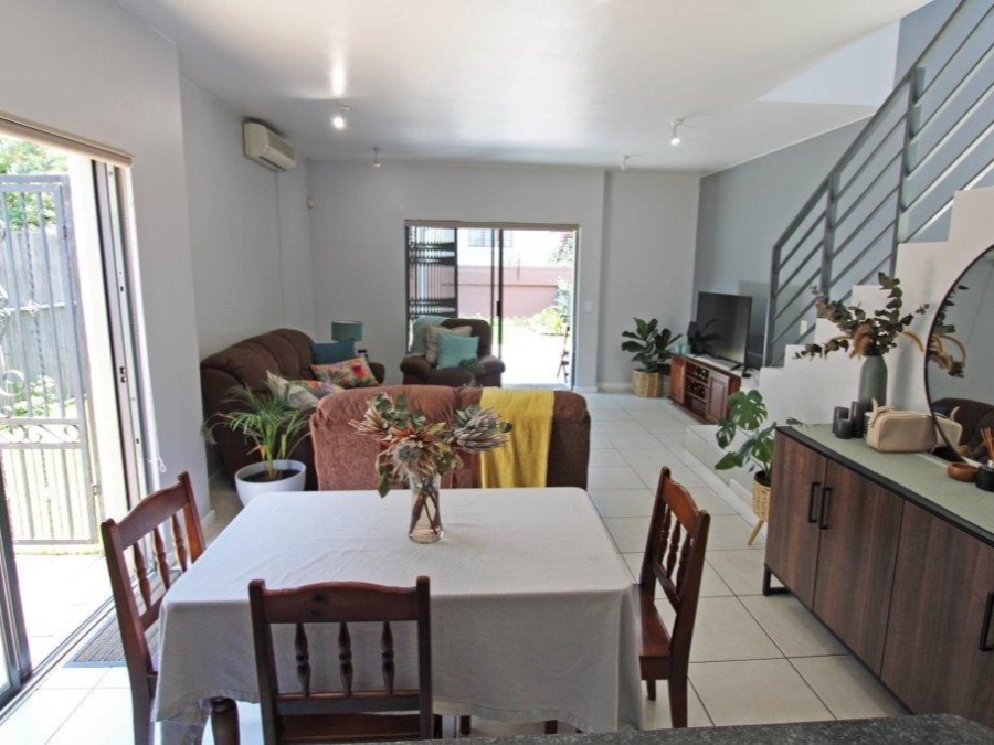 To Let 2 Bedroom Property for Rent in Bryanston Gauteng