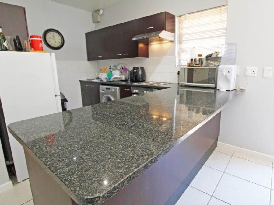 To Let 2 Bedroom Property for Rent in Bryanston Gauteng