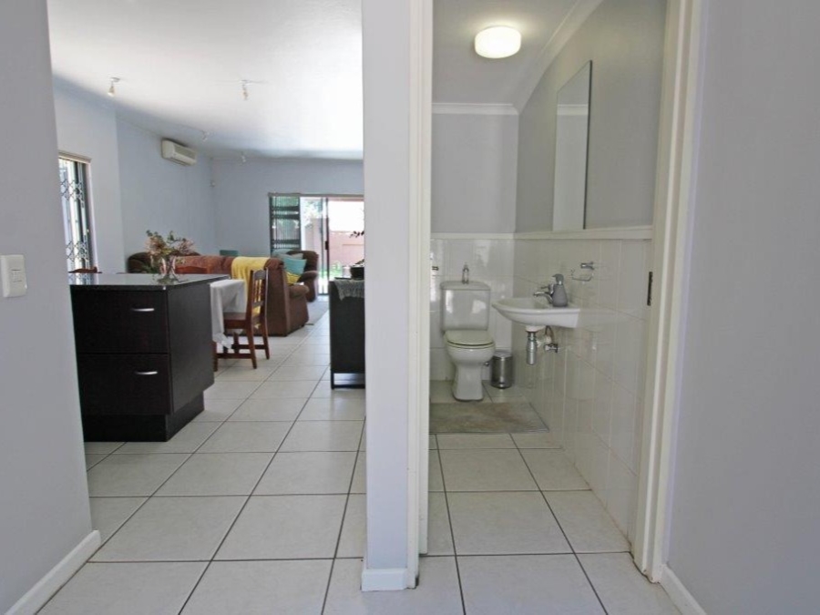 To Let 2 Bedroom Property for Rent in Bryanston Gauteng