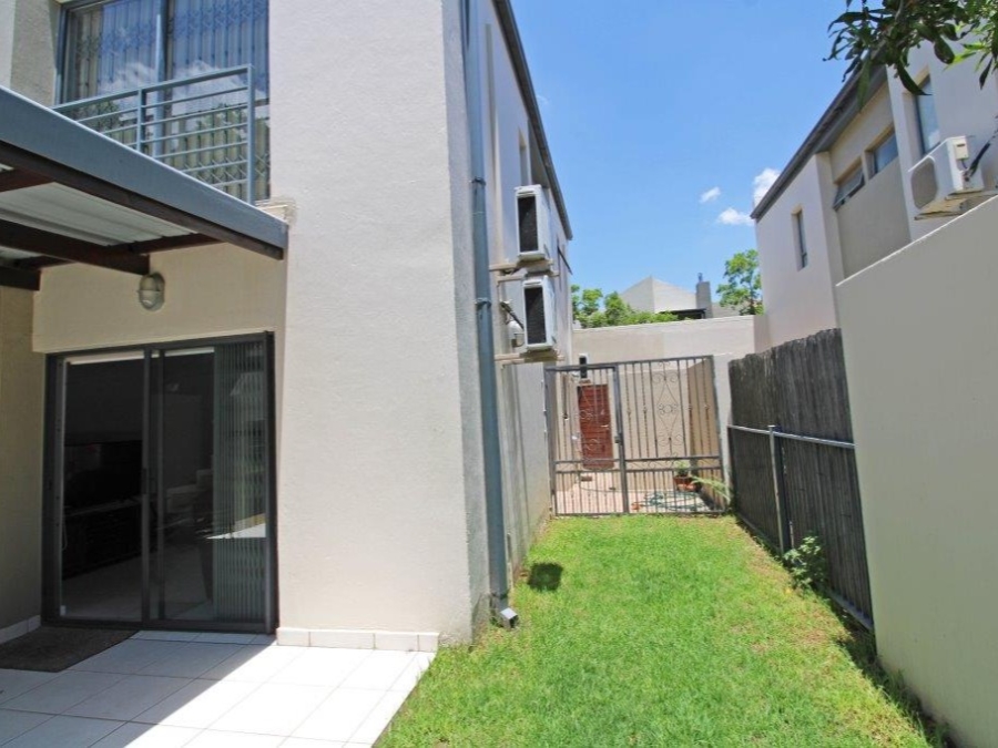 To Let 2 Bedroom Property for Rent in Bryanston Gauteng