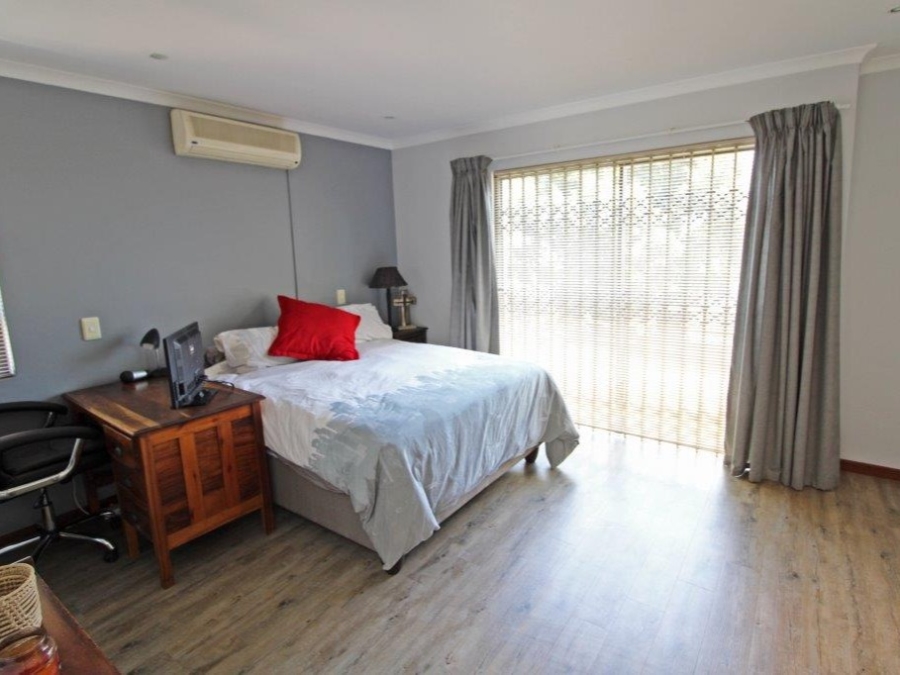 To Let 2 Bedroom Property for Rent in Bryanston Gauteng