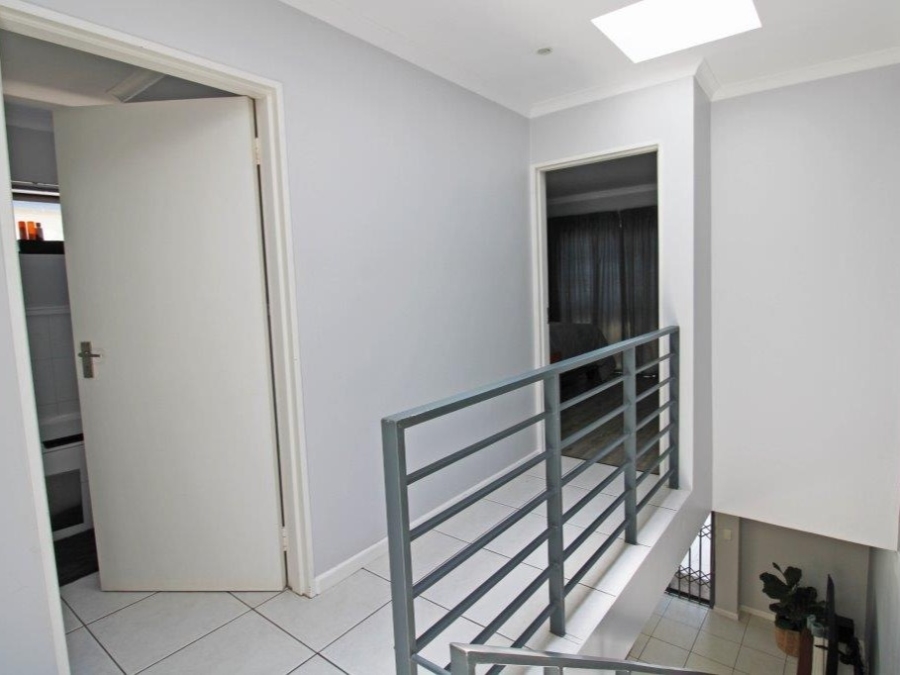 To Let 2 Bedroom Property for Rent in Bryanston Gauteng