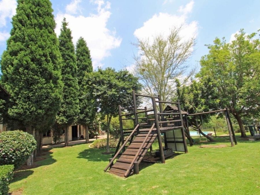 To Let 2 Bedroom Property for Rent in Bryanston Gauteng