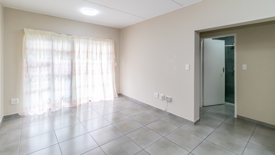 To Let 2 Bedroom Property for Rent in Vorna Valley Gauteng